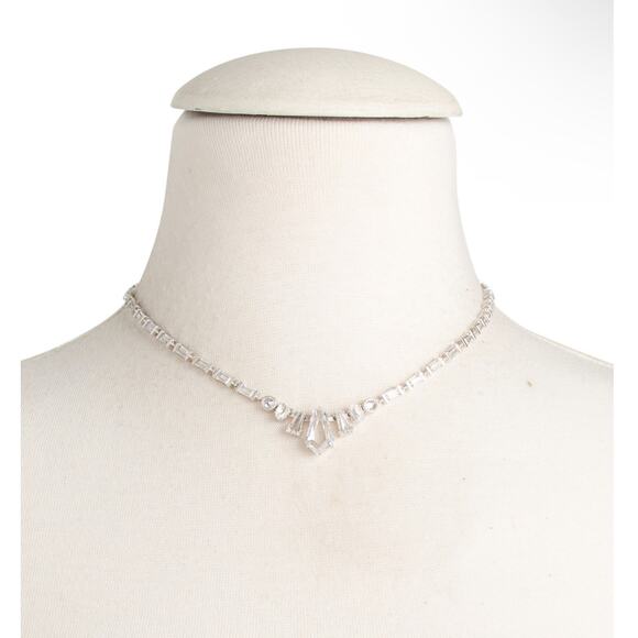 *SOLD* NWT! Kendra Scott Christianne Collar Lustre Statement Necklace ($158) - Picture 7 of 10